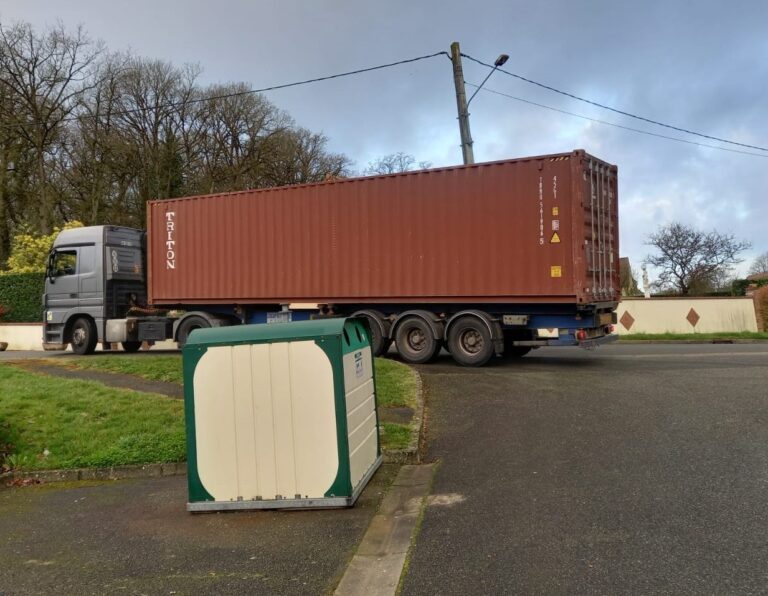 Chargement réussi : découvrez le contenu du 11ème container envoyé par notre association
