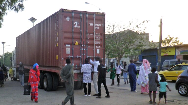 Le Container 11 arrive enfin à destination avec du matériel pour l’éducation et la santé au Sénégal